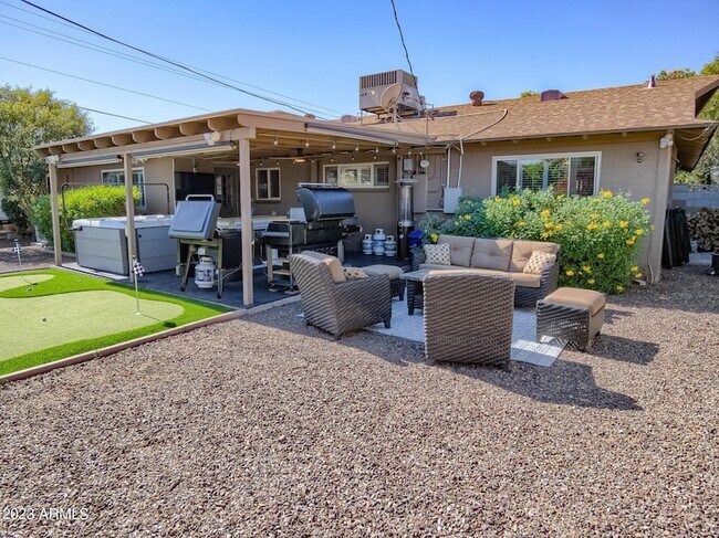 Building Photo - 2301 N 81st Pl