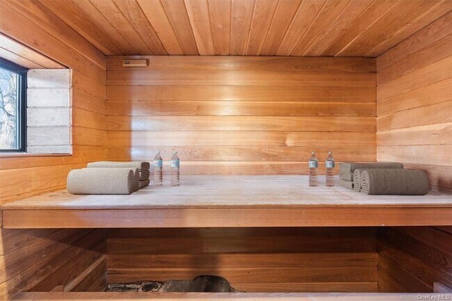 Building Photo - 294 Riverview Rd