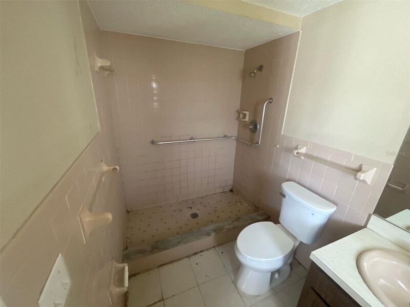 Building Photo - 6646 Albemarle Pkwy