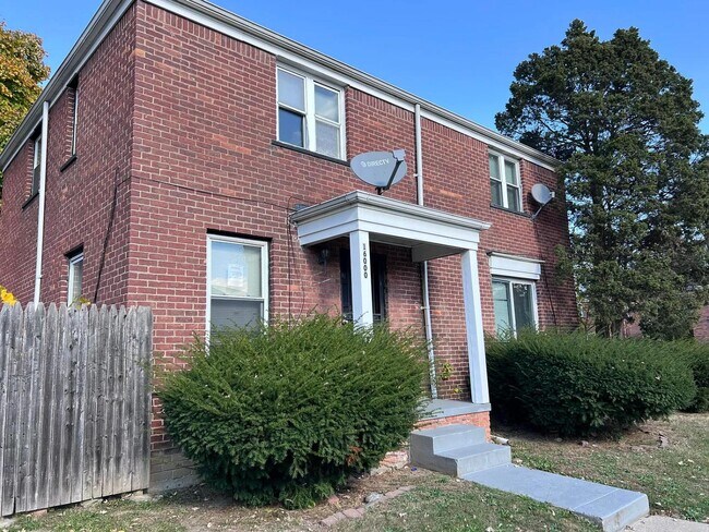 Building Photo - 8873 Rutherford St