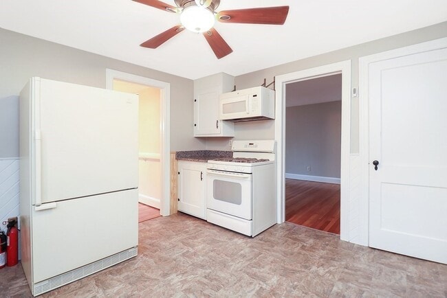 Building Photo - 142 Elmwood Ave