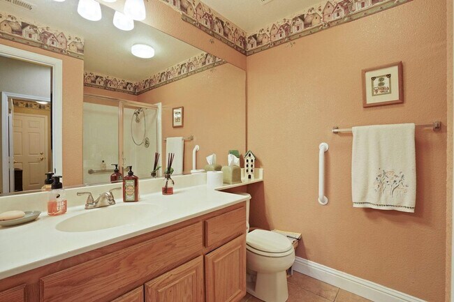 Building Photo - Home located in prestigious Glenbriar Estates