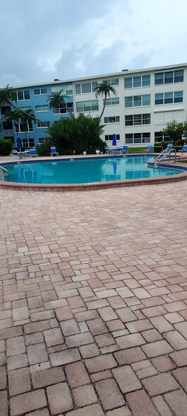 Building Photo - 6201 2nd St E