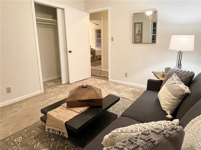 Building Photo - 4457 Frontier Way NE