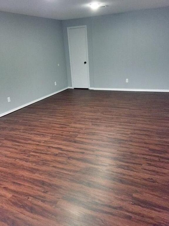 Building Photo - 708 S Red Oaks Cir