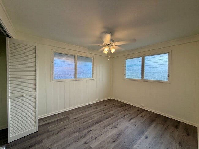 Building Photo - Newly Renovated 3BR Kapahulu Home with Private Yard and Gated Parking Near Waikiki