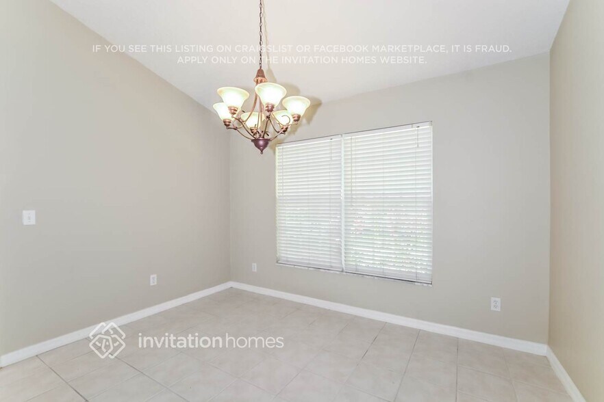 Building Photo - 1515 Pine Tree Dr