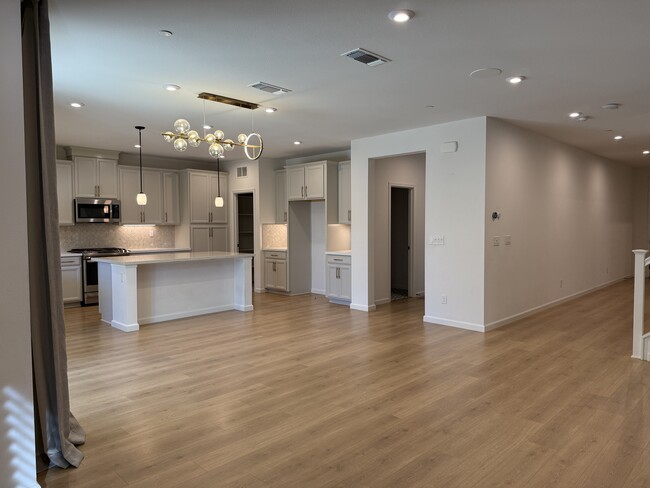 Building Photo - 1580 Blue Moon Ln