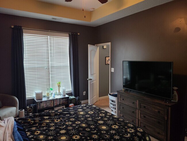 Building Photo - 4 Bed, 2.5 Bath located in The Village in Folkstone Community - Holly Ridge