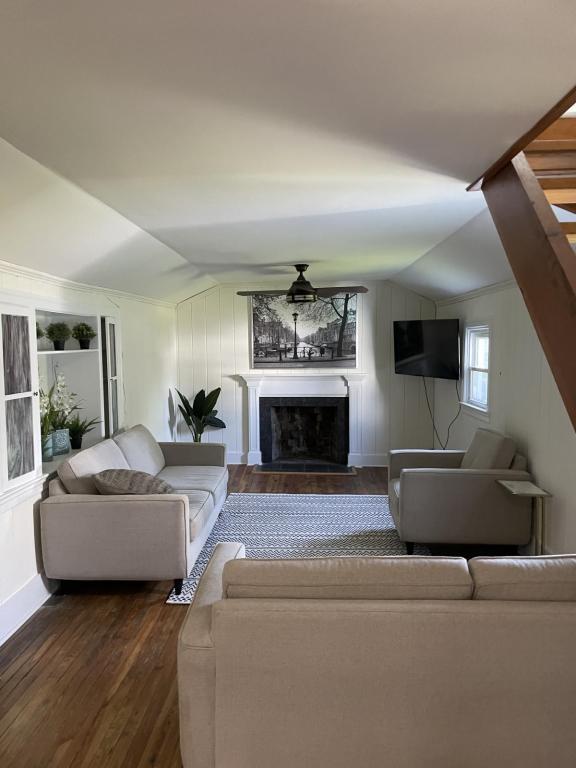 Building Photo - 6920 Maryland Ave