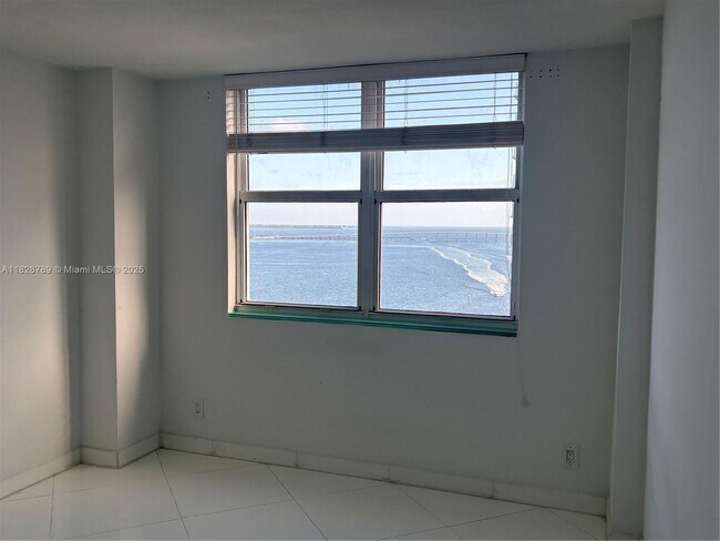 Building Photo - 770 Claughton Island Dr