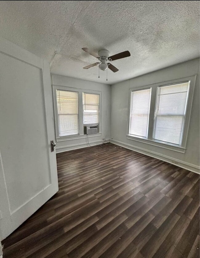 Building Photo - Cozy 3 bedroom house