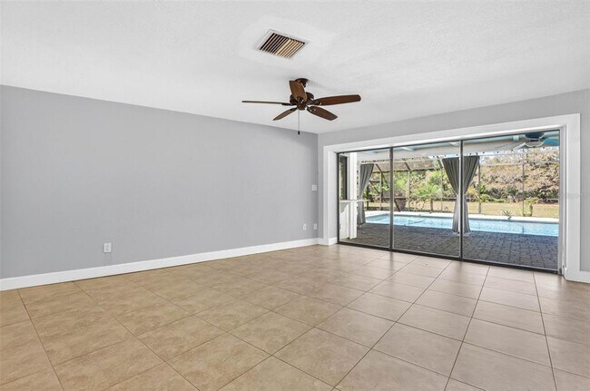 Building Photo - 2111 Paddock Cir