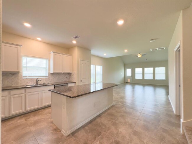 Building Photo - 20206 Heather Haven Dr