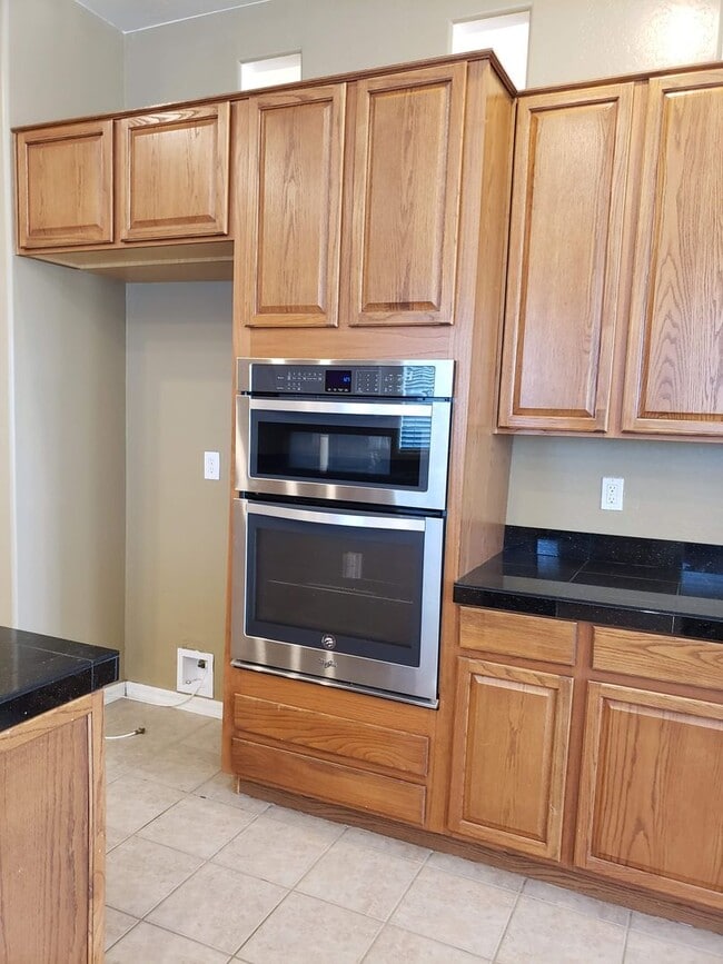Building Photo - COMING SOON - LARGE RENOVATED HOME IN SHADOW RIDGE WITH LOVELY PRIVATE POOL!!!