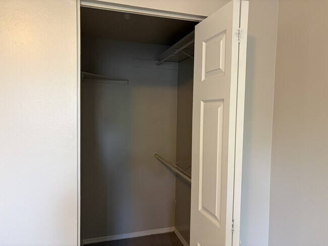 Building Photo - 7280 Cedar Knolls Dr