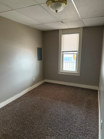 Building Photo - 120 N Meridian St