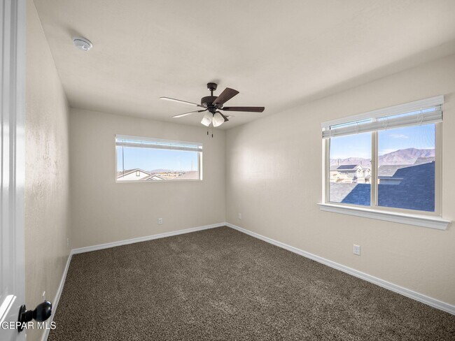 Building Photo - 561 Issa Circle