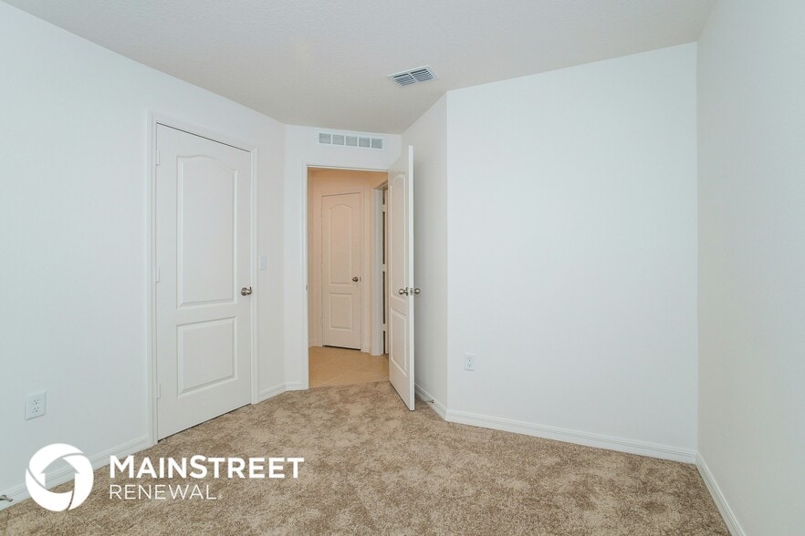 Building Photo - 1701 Gopher Tree St