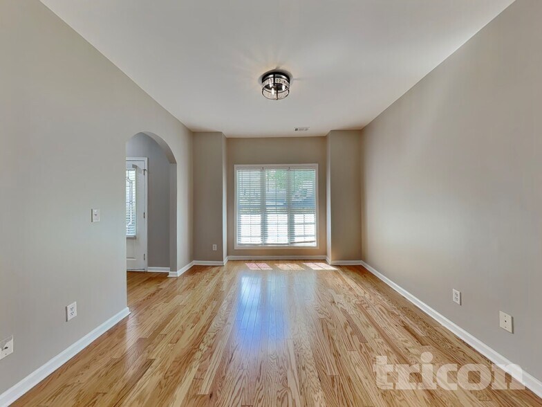 Building Photo - 2725 Sedgeview Way NE