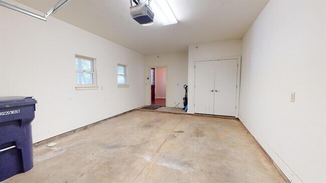 Building Photo - 205 N Geary Ave