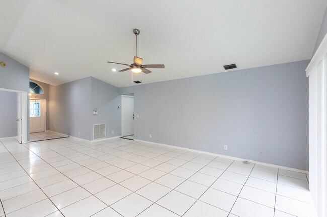 Building Photo - 12622 White Coral Dr