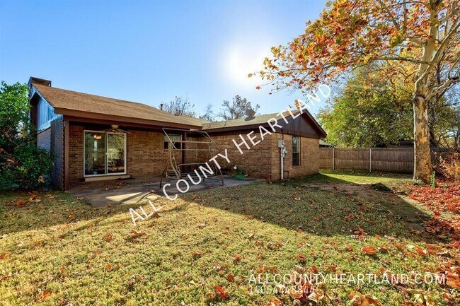 Building Photo - 841 N Robinson Ave