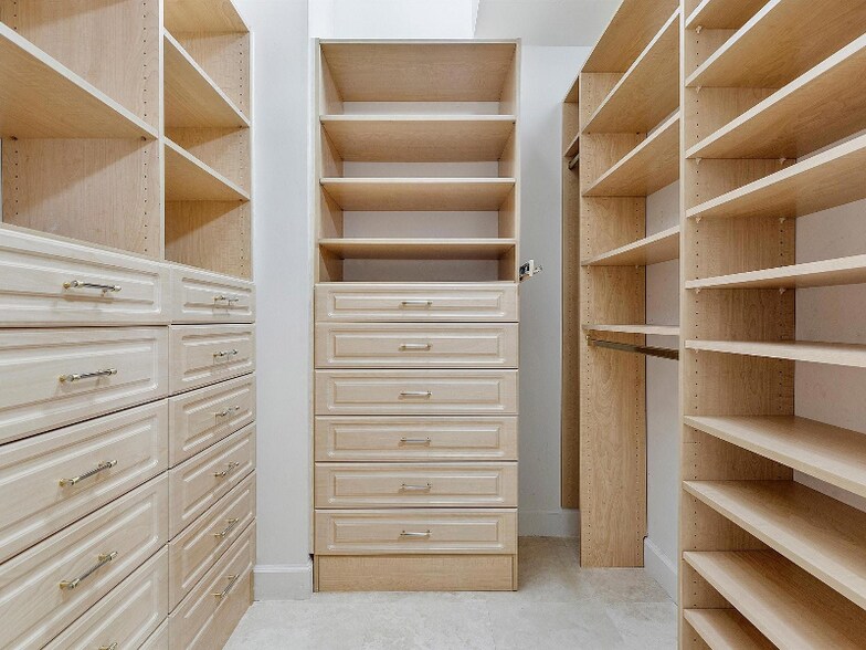 Building Photo - 3200 N Ocean Blvd