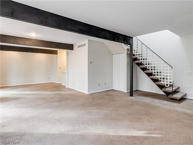 Building Photo - 2550 Chamberlain Rd