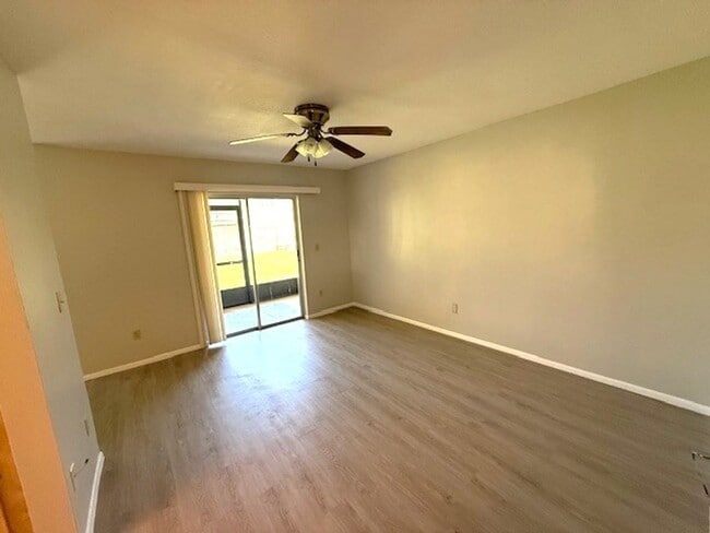 Building Photo - Just reduced! 2bedroom 2bath updated end unit condo on first floor available for $1295.00