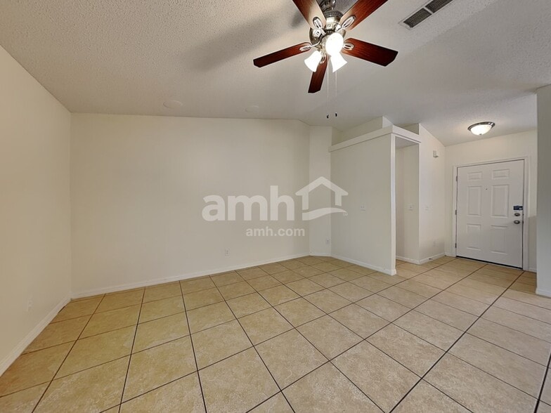 Building Photo - 12241 Woodglen Cir