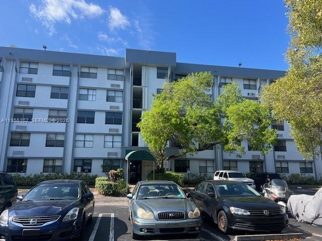 Building Photo - 2401 Riverside Dr