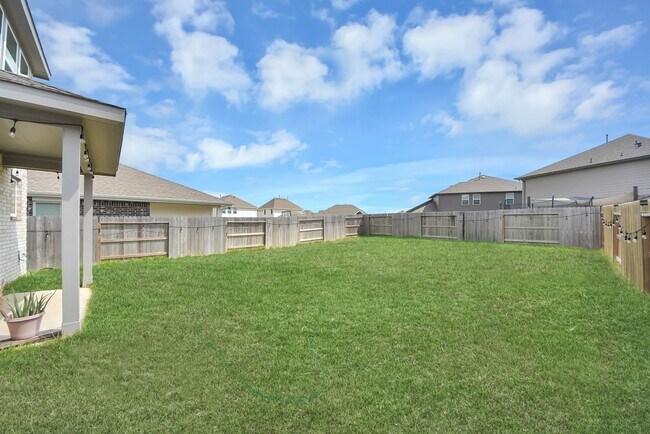 Building Photo - 21223 Shr Blf Dr