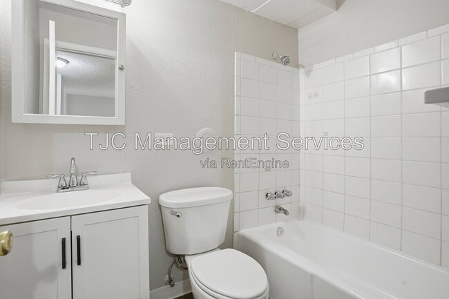 Building Photo - 970 N Downing St