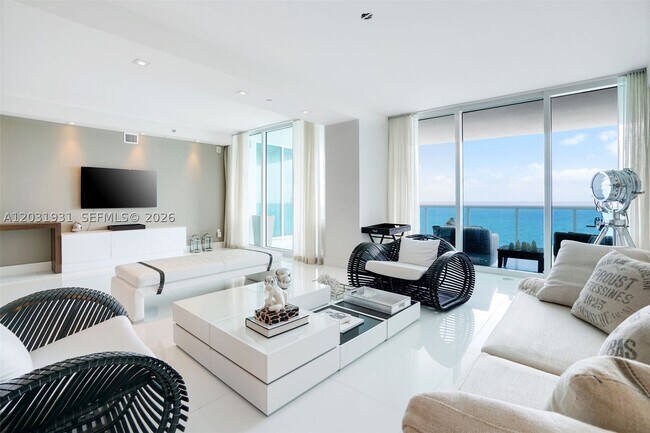 Building Photo - 2711 S Ocean Dr