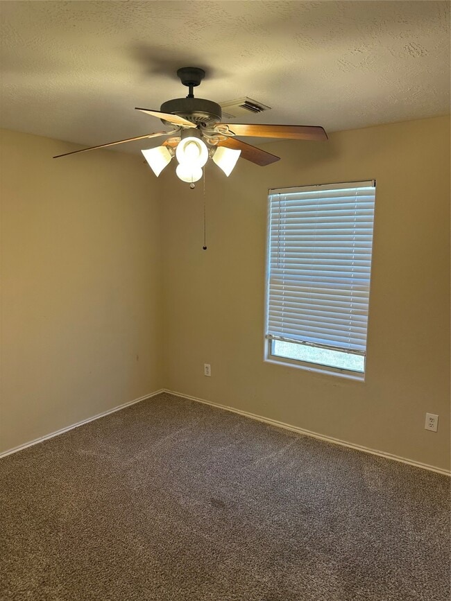 Building Photo - 16939 Suffolk Bridge Ln