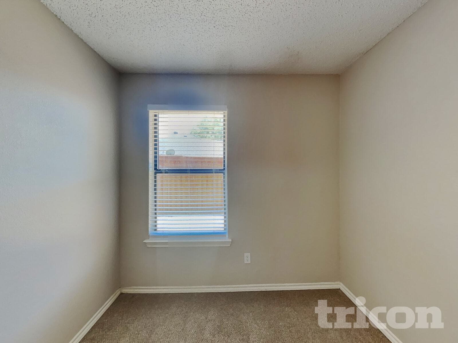 Building Photo - 1414 Glenwillow Dr