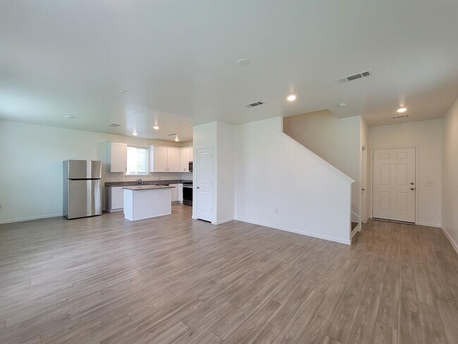 Building Photo - 16230 Dutton Clover Dr