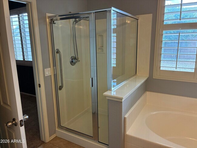 Building Photo - 8011 S 70th Dr