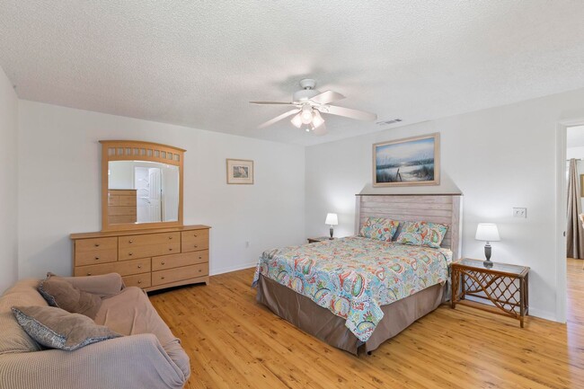 Building Photo - Fully Furnished Long Term Rental