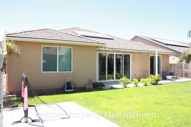 Building Photo - Home for Rent 4 Bed/2.5 Bath - 2,400 Sq Ft. Rent: $3,395/month Security Deposit: $3,495 Clovis Ea...