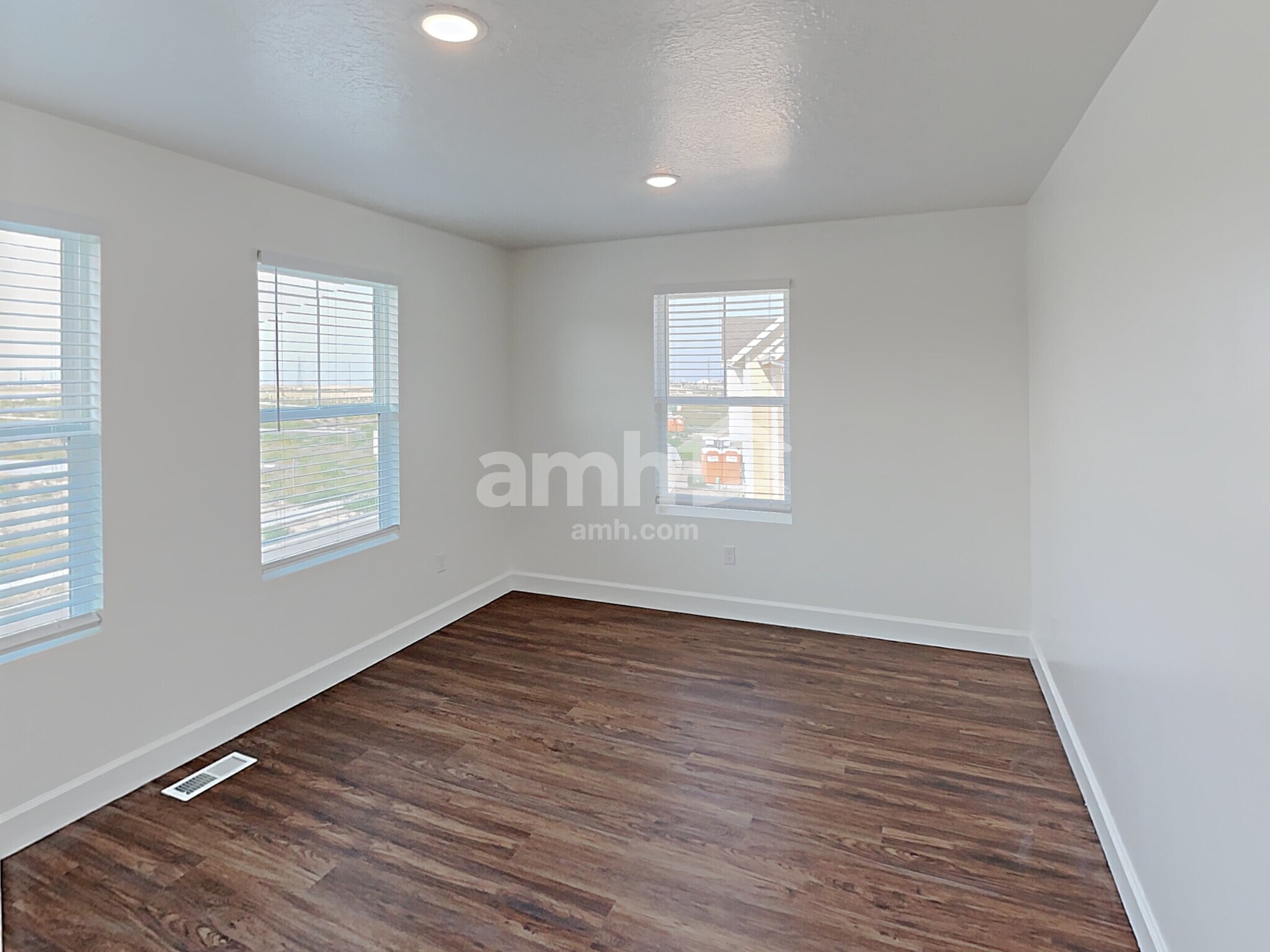 Building Photo - 6101 W Arranmore Dr