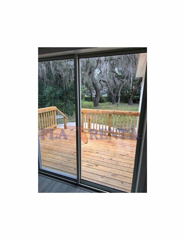 Building Photo - 4/2 Bungalow in Geneva!!