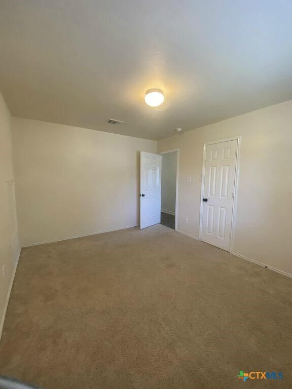 Building Photo - 7105 Golden Oak Ln