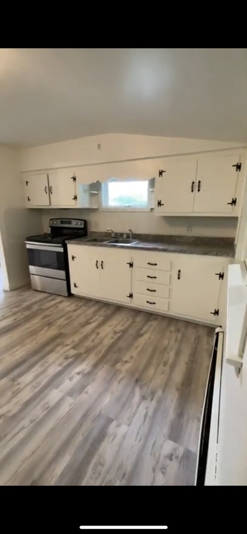 Building Photo - 710 Valentine St