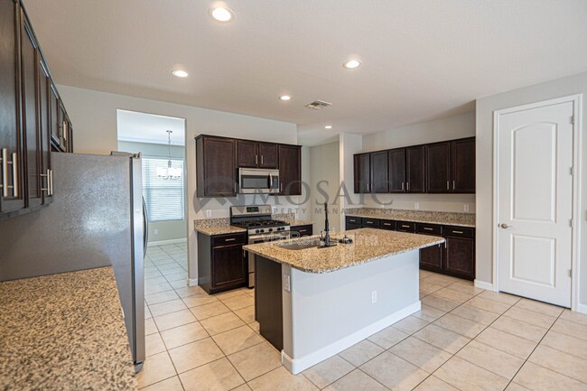 Building Photo - 763 W Brangus Way