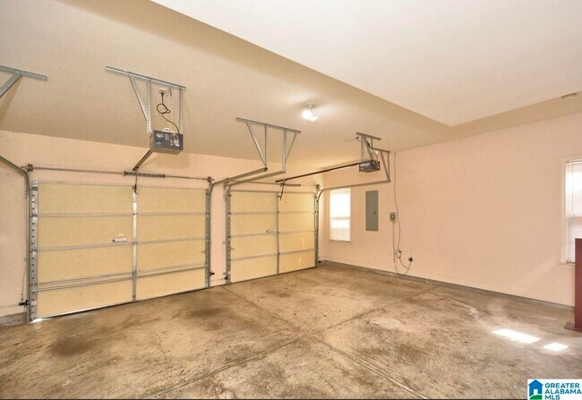 Building Photo - 107 Castlehill Dr