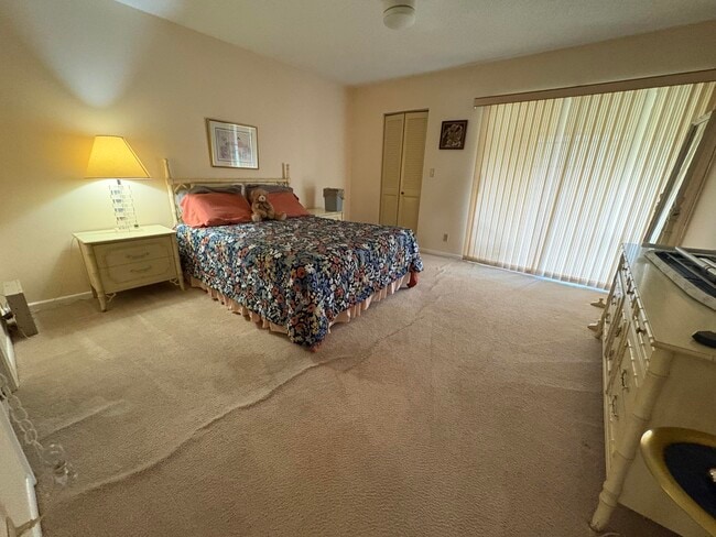 Building Photo - 2202 Lucaya Bend