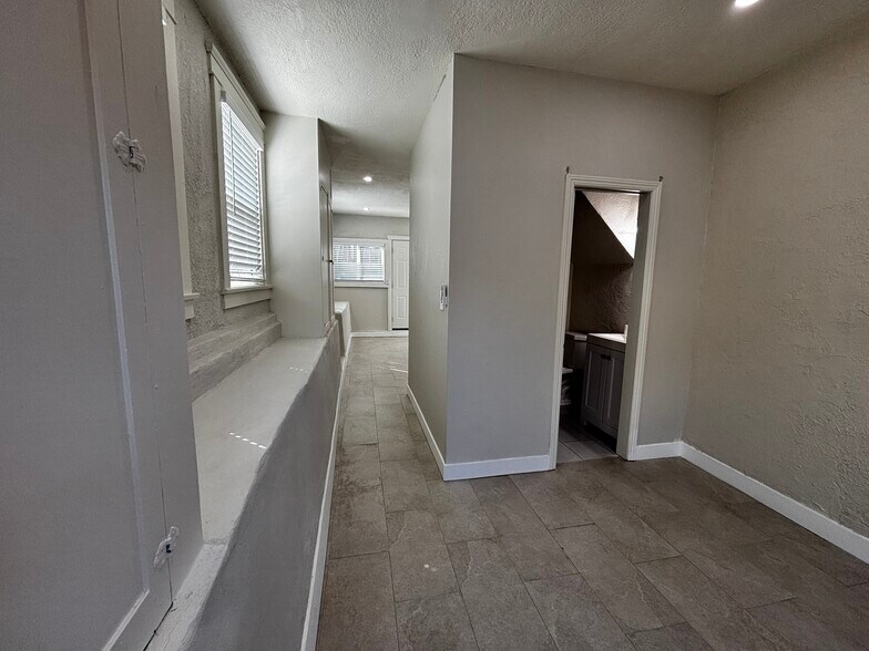 Building Photo - 655 Solano Ave