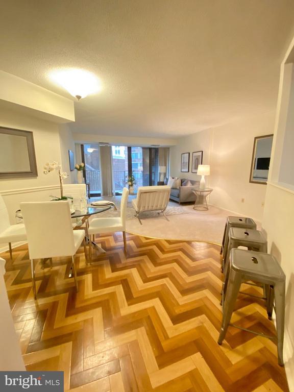 Building Photo - 1420 Locust St